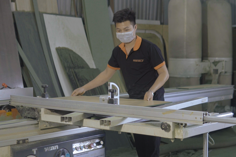 Sản xuất tại xưởng